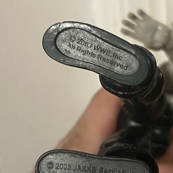 WWE UNDERTAKER BLACK AND WHITE FIGURE 2003 JAKKS Canada Exclusive Grey Gray RARE - Picture 3 of 9